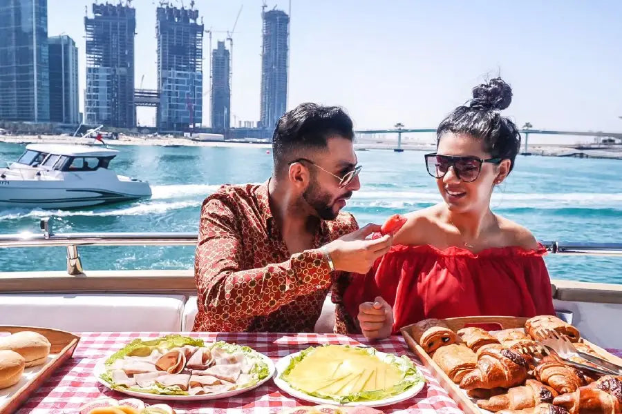 Breakfast Luxury Yacht Tour Dubai 9:00 - 11:00 AM