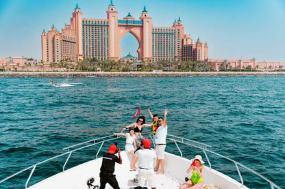 Breakfast Luxury Yacht Tour Dubai 9:00 - 11:00 AM