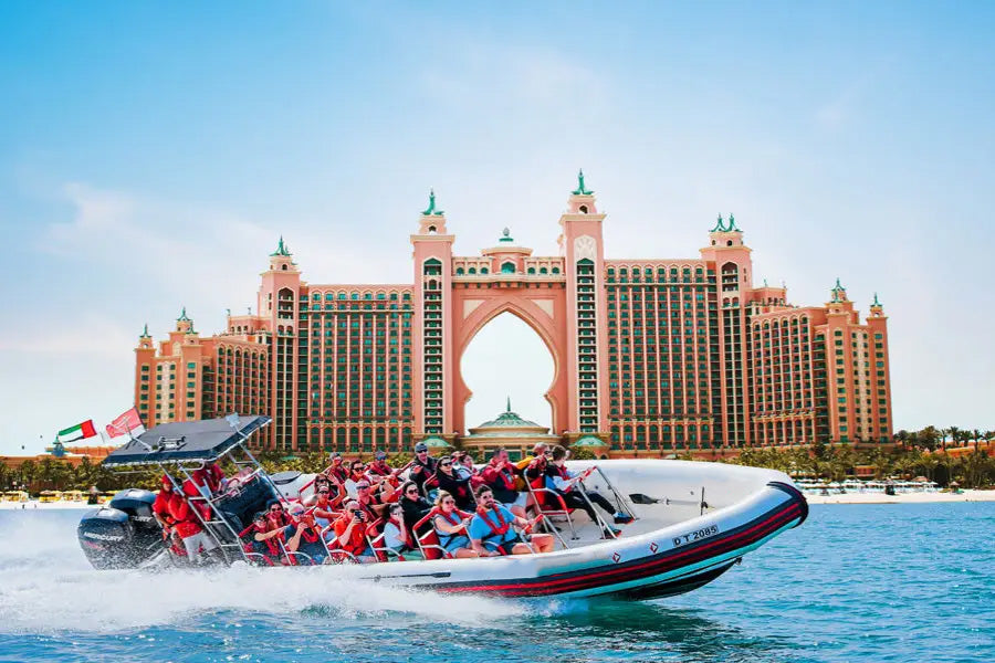 Dubai Speed Boat Sightseeing Tour – 90 Minutes of Thrills