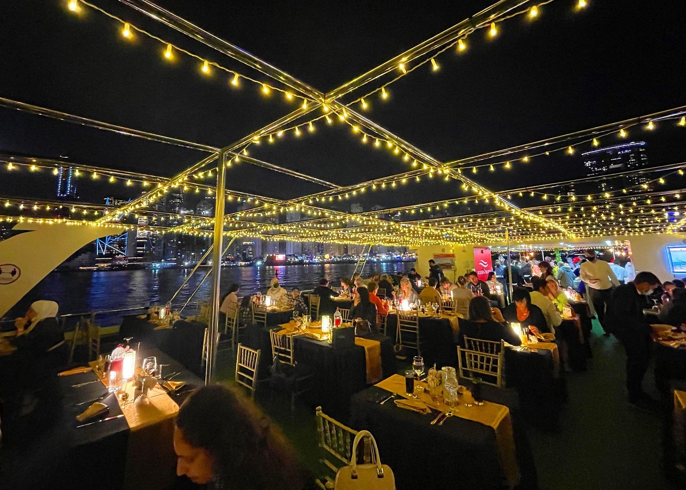 Luxury Dinner Cruise Dubai Marina 8:30 to 10 pm