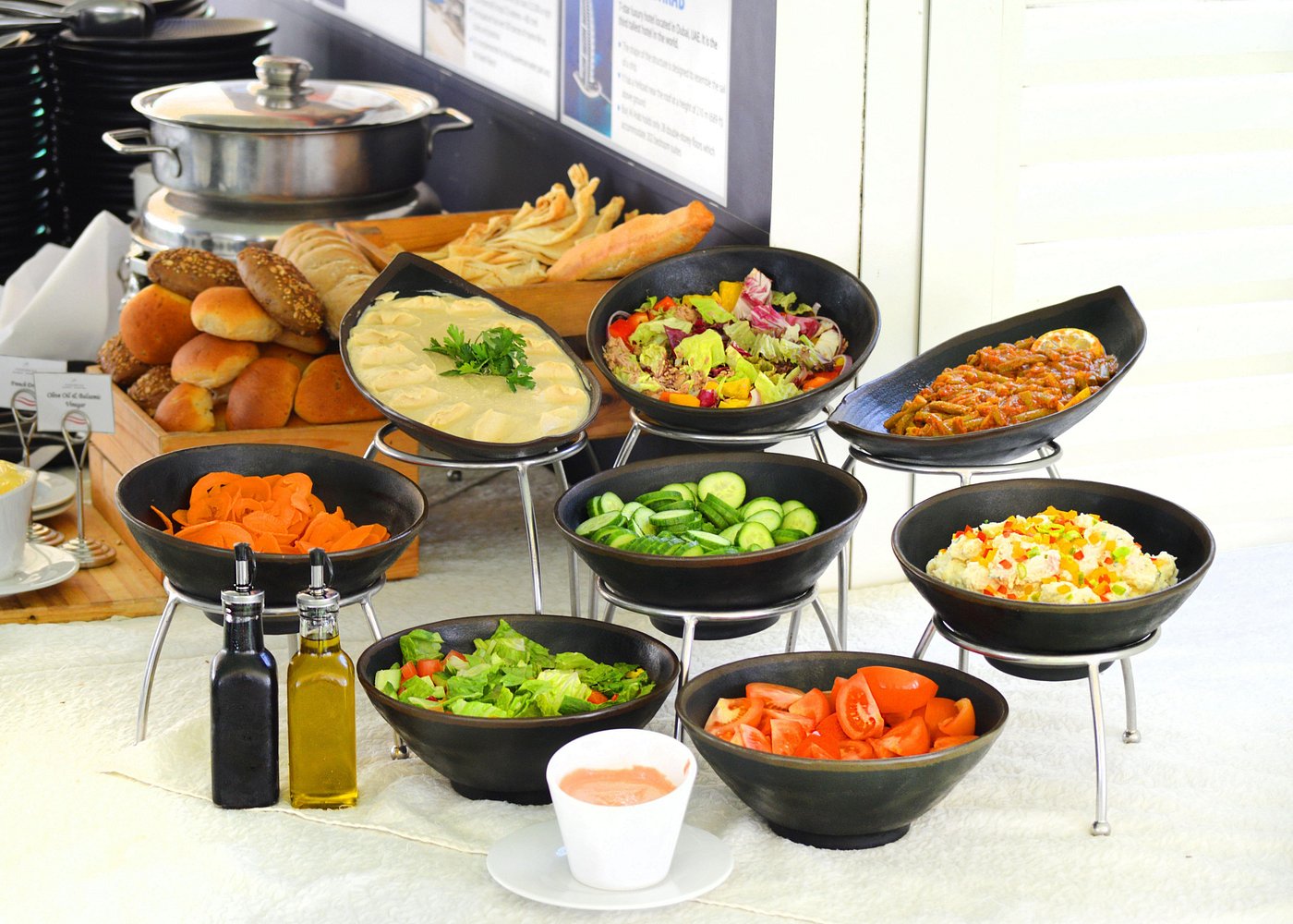 Sunset Dinner Cruise Dubai Marina  - Daily 5:00 to 6:30 PM