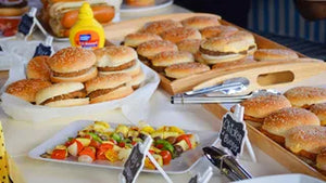 Shared Luxury Yacht Tour with Breakfast or BBQ