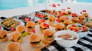 Shared Luxury Yacht Tour with Breakfast or BBQ